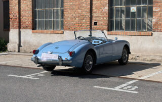Chalupa_Fast_and_Vintage_MG-A_1500_MKI_schräg_hinten_Beifahrerseite