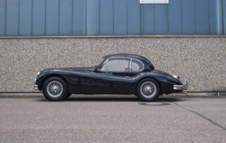 Chalupa_Fast_and_Vintage_Jaguar_XK140_FHC_seite_Fahrerseite